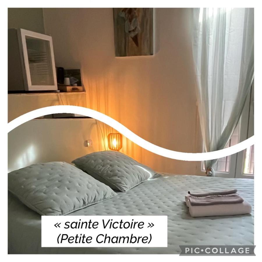 Bastide St Victor à 2,5 Kilomètres De Lourmarin Couette-café