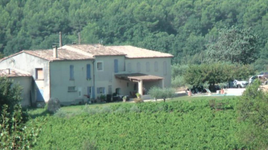 Couette-café Bastide St Victor à 2,5 Kilomètres De Lourmarin *